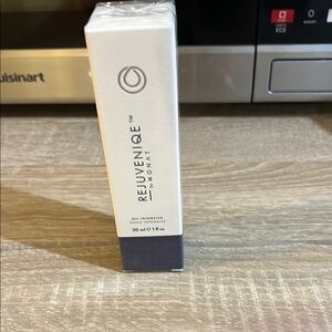 Rejuveniqe Oil Intensive - White